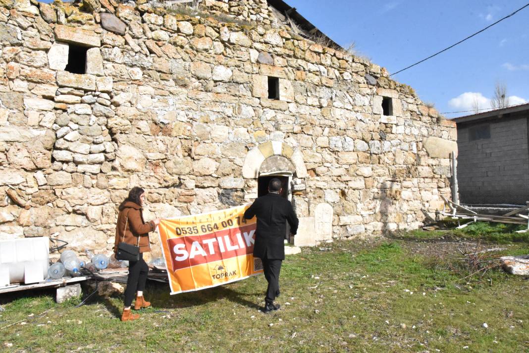 Sahibinden satılık kilise tapuda samanlık diye geçiyor ama değeri dudak uçuklatıyor 1